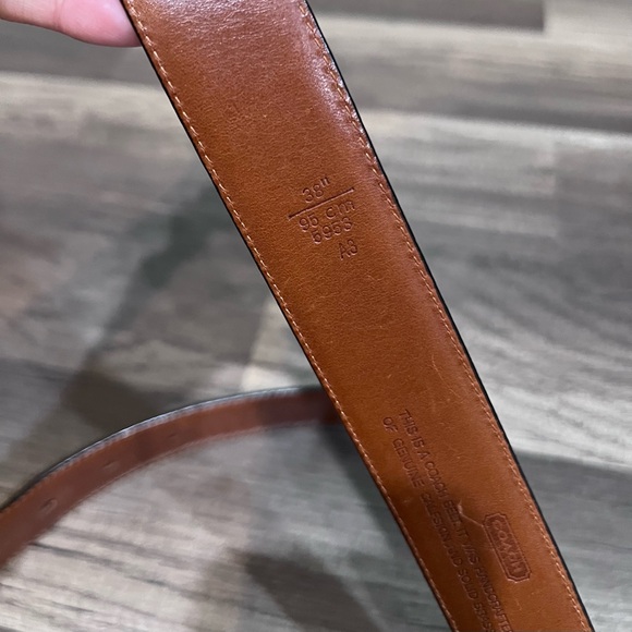 COACH Dark Brown Leather Belt with Gold Buckle size 95 / 38 - Picture 7 of 8